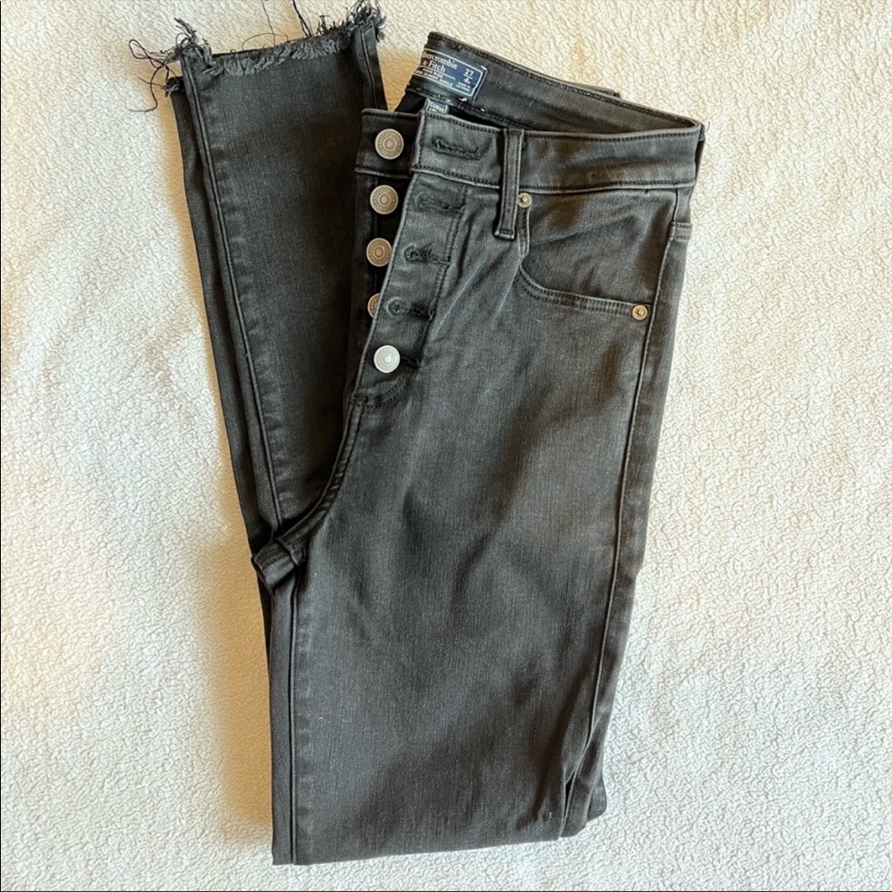 Abercrombie & Fitch high rise super skinny  size 4